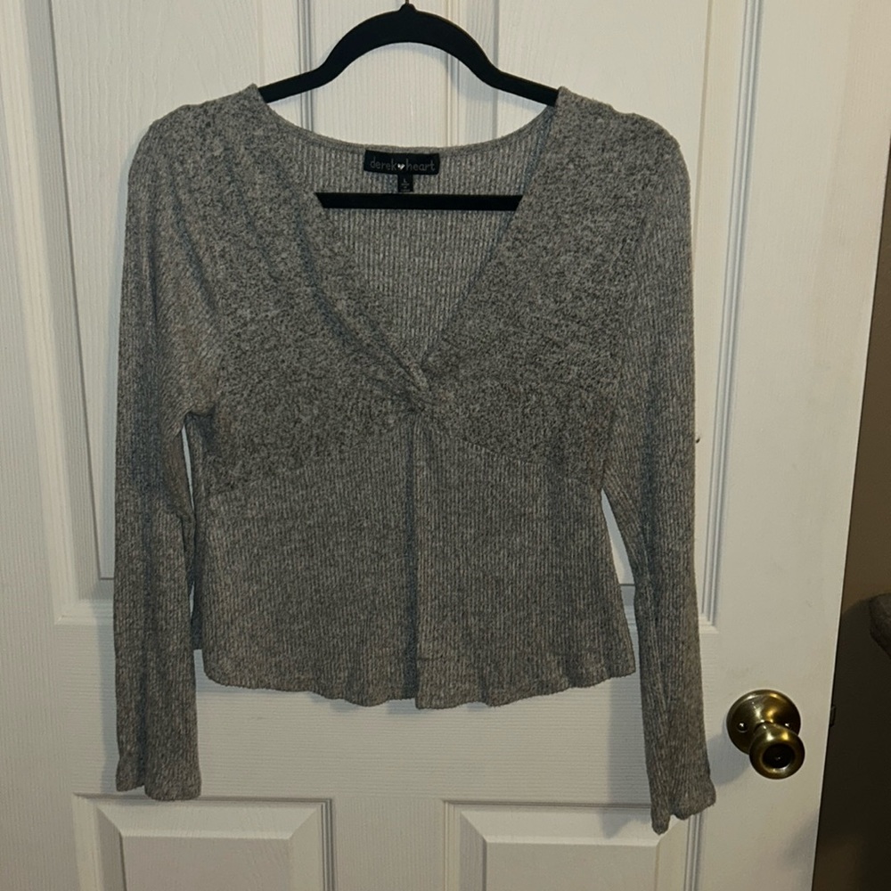 Grey long sleeve crop top